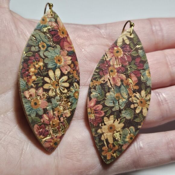 Pink And Blue Flower Cork With Gold Dangling Earrings - Picture 1 of 11